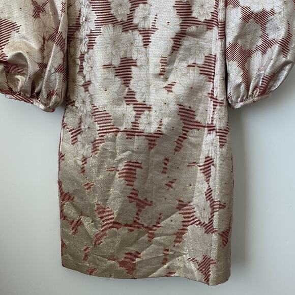 Belle Badgley Mischka Red and Gold Metallic Floral Puff Sleeve Dress Size: 2 - Picture 3 of 7
